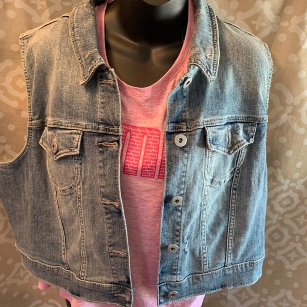 Distressed MidDrift Jean Jacket